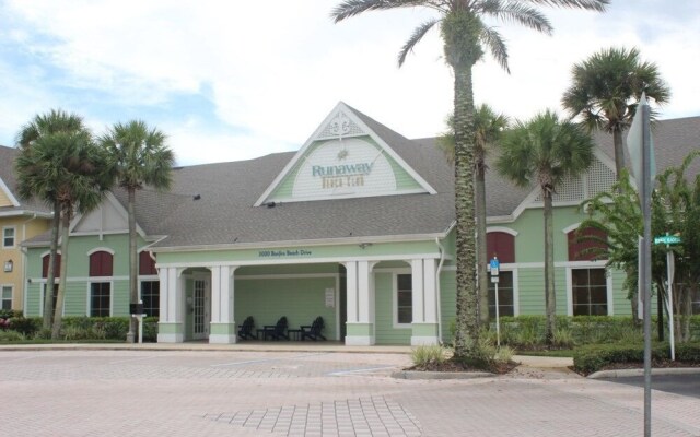 Runaway Beach Club 8201 - Three Bedroom Condo