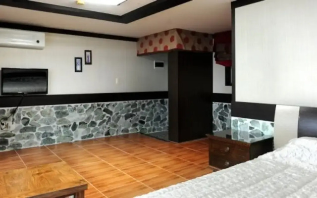 Geojedo Hongpo Pension