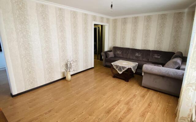 Апартаменты на улице М. Халилова 10