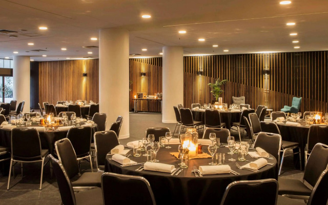 ibis Melbourne Hotel and Apartments