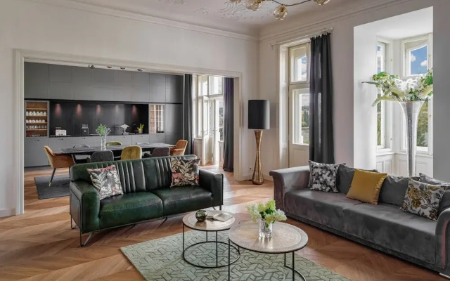 MN6 Luxury Suites by Adrez Living