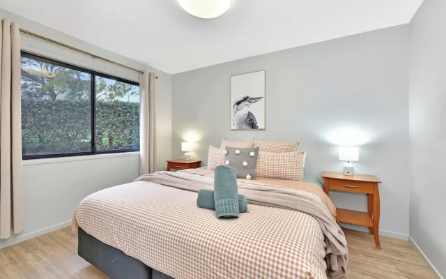 Condo 105 at Horizons Golf Resort - Salamander Bay NSW – Guest Rooms – Salamander Bay
