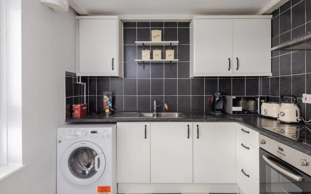 Stunning 2BR Flat Near Burgess Park W/garden