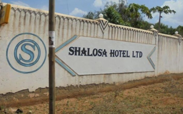 Shalosa Hotel