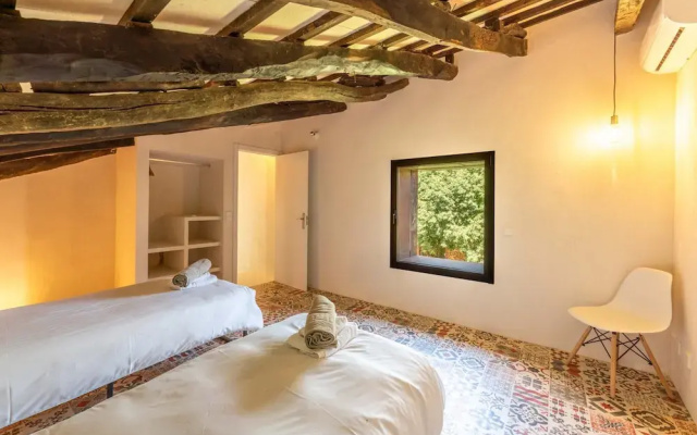 Country House in Buger With Pool & Near Beach