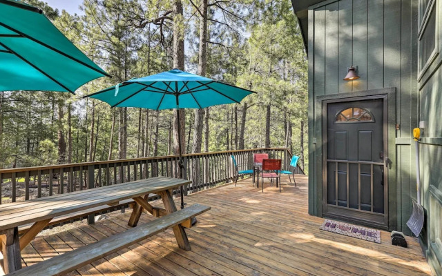 Woodsy Flagstaff Hideaway w/ Deck + Sunroom!