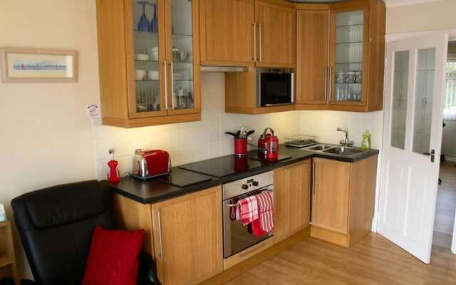 Strandways Court 10