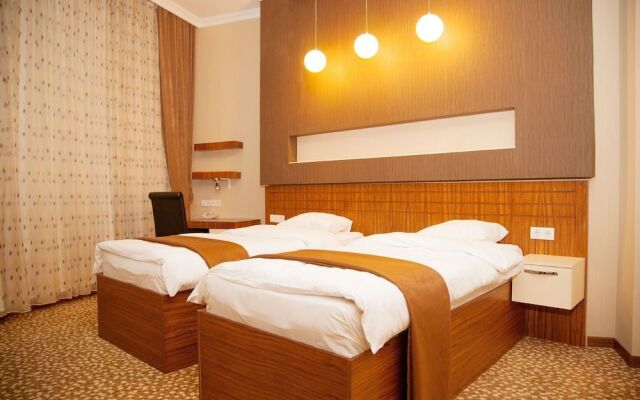Oskar Hotel