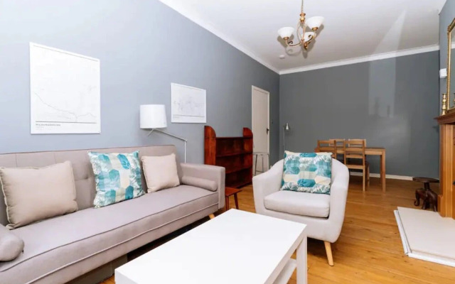 Cosy 2 Bedroom Flat in Craigleith