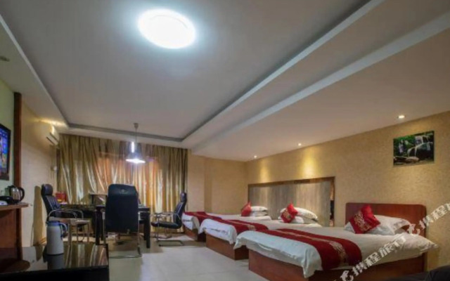 Huayi Hotel (Chonghe Store, Linhai Yintai City)