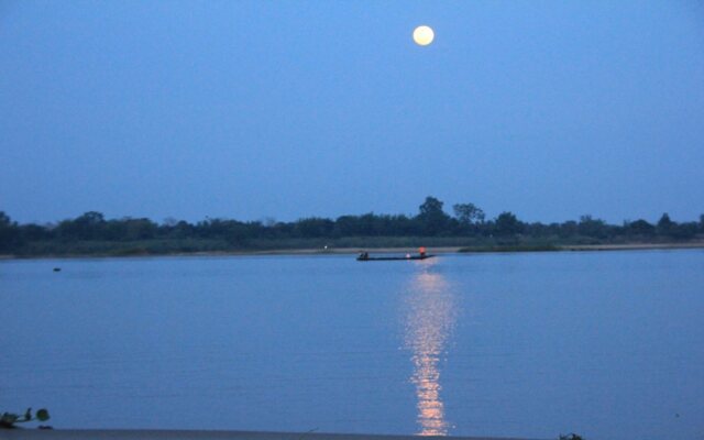Thatphanom River View Hotel