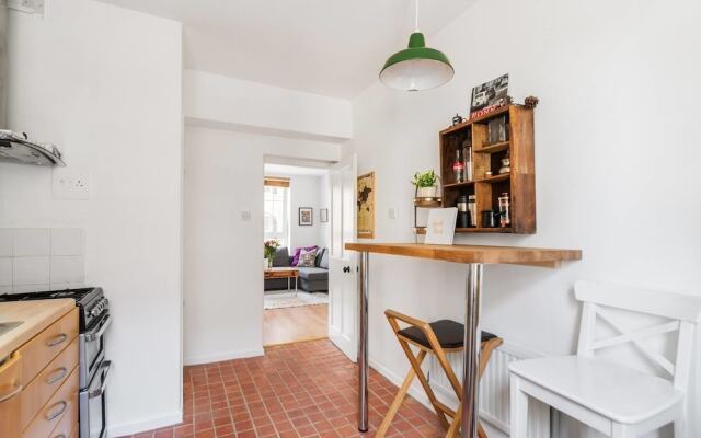 Cosy 1 Bedroom Flat in Quiet Wapping