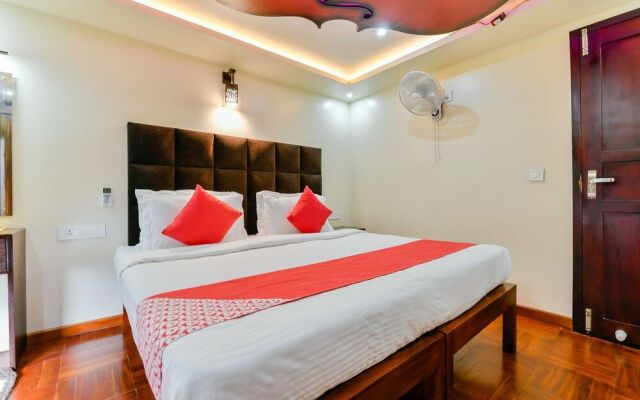 OYO 23063 Luxury Meghavarsham 5BHK