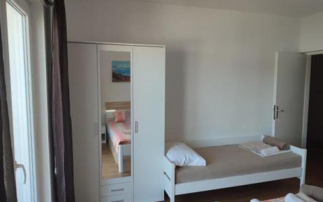 Apartments Luka