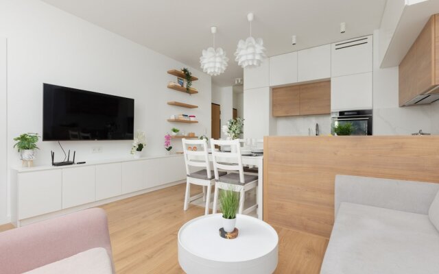 Żoliborz Artystyczny Warsaw by Renters