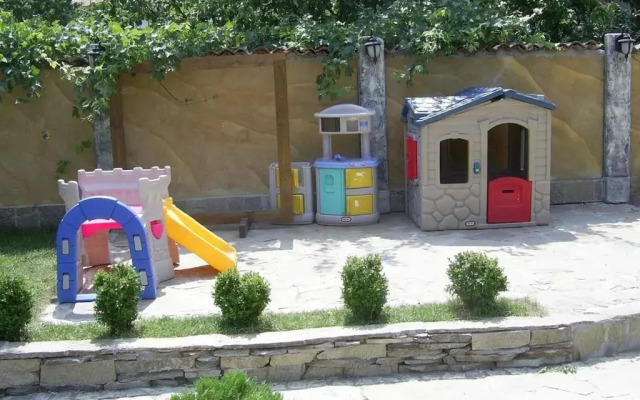Hotel Fun House