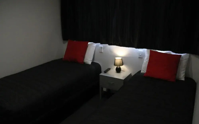 Pukekura Motor Lodge