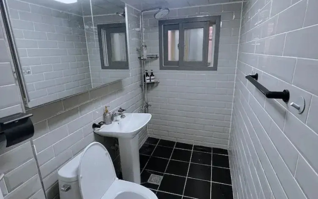 Jnineguesthouse