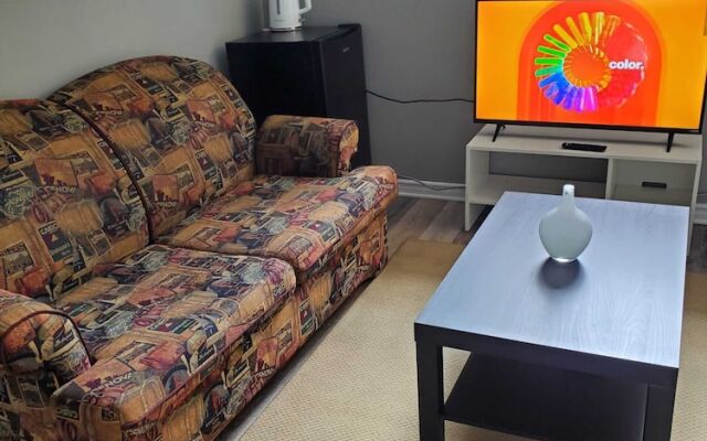 Colline-Single Room- Self Check-In
