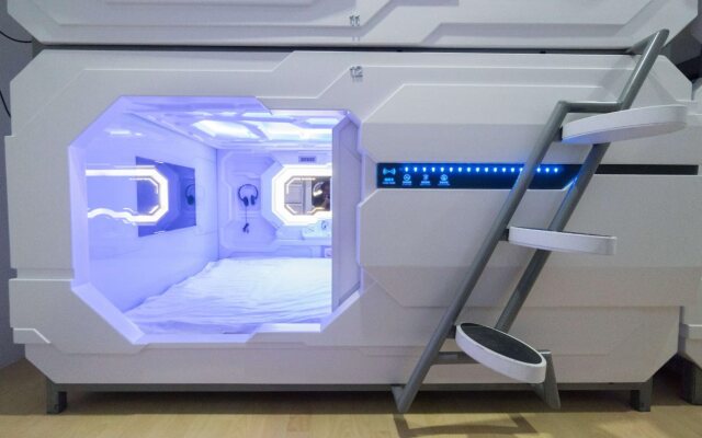 Seaview Capsule Hotel