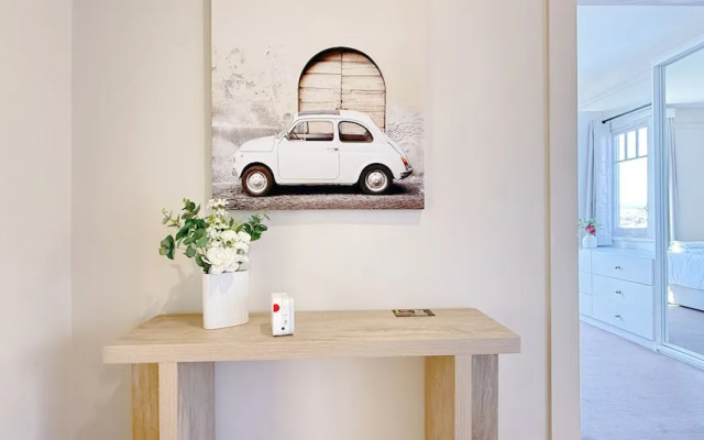 StayAU 2BR Home w/ Stunning Views in Tasmania