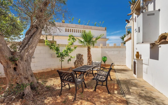 2062 La Cornola Dependance by Barbarhouse