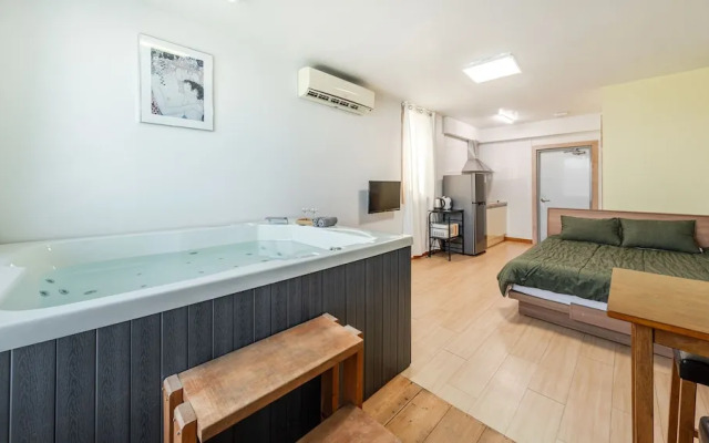 Pohang In The Blue Spa Pension