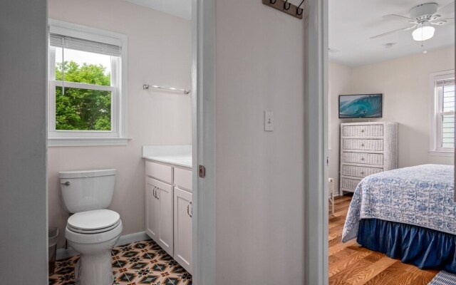 Dream Weaver 4 Bedroom Home by RedAwning