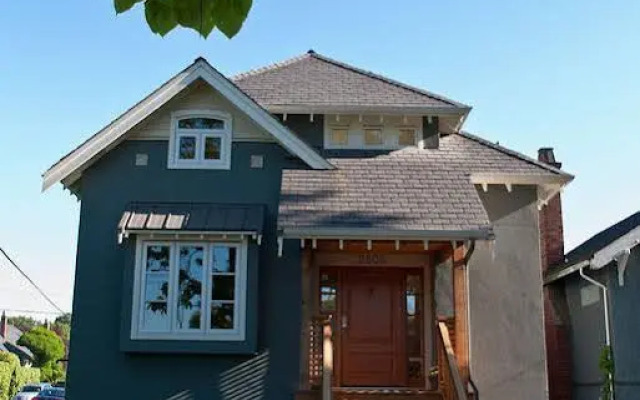 Suite Dreams Vancouver Bed and Breakfast