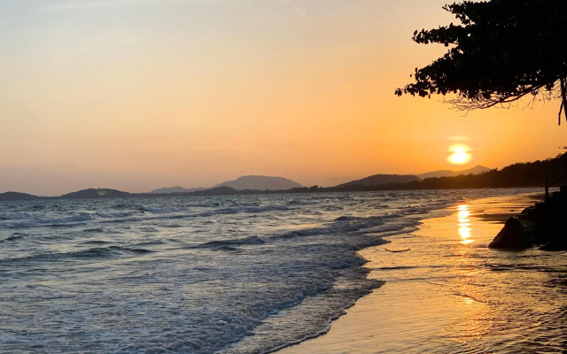 Gorgeous Sunset View @ Mae Phim Beachfront Condo