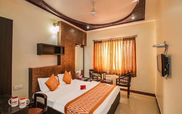 OYO 1919 Hotel Monarch Regency