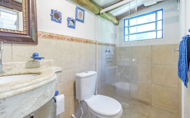 Casa em Condom nio com Piscina e rea Gourmet