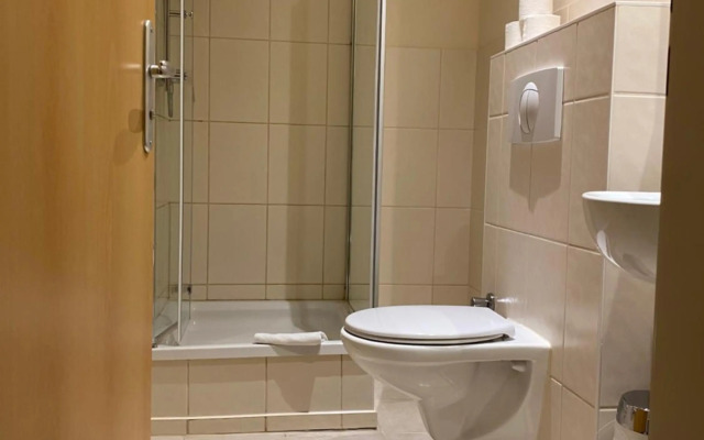 Singer109 Hotel & Hostel