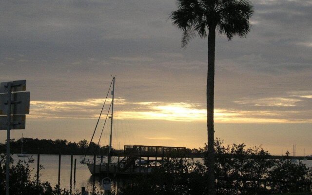 Night Swan Intracoastal B&B