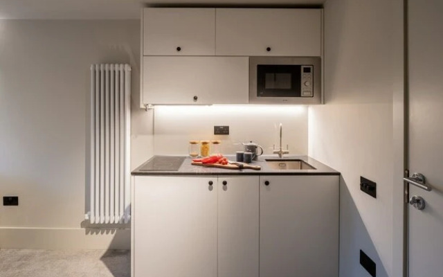 Stylish Studios SOUTHFIELDS STATION