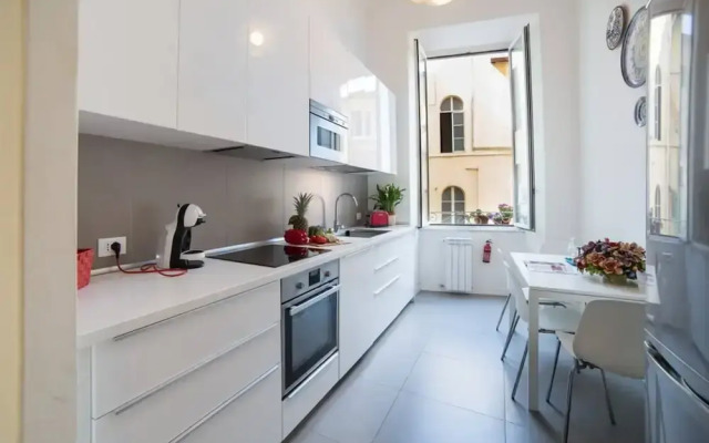 Super Big History Luxury At Colosseum