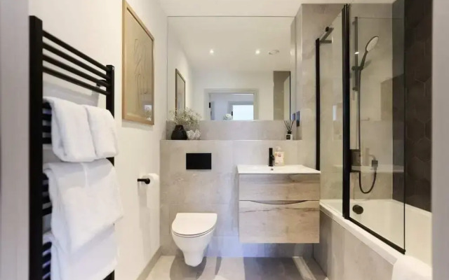 The South Wimbledon Escape - Lovely 3bdr With Balcony