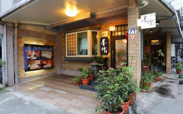 Black Bamboo Hostel