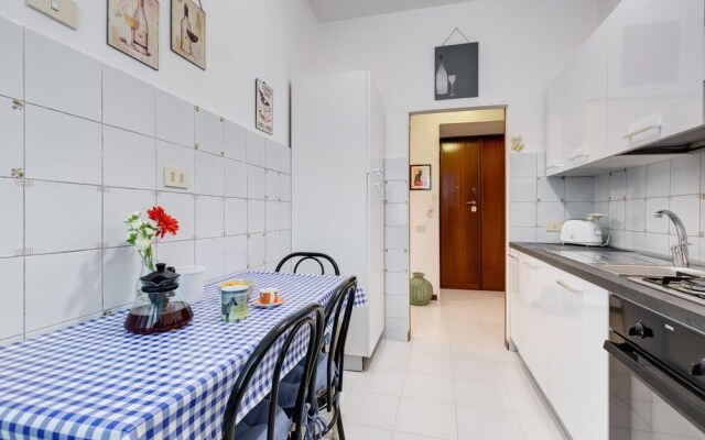 Nice and Bright 2 Beds Flat Near San Giovanni