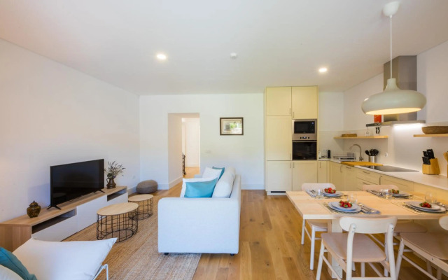 Linden Tree House A and B