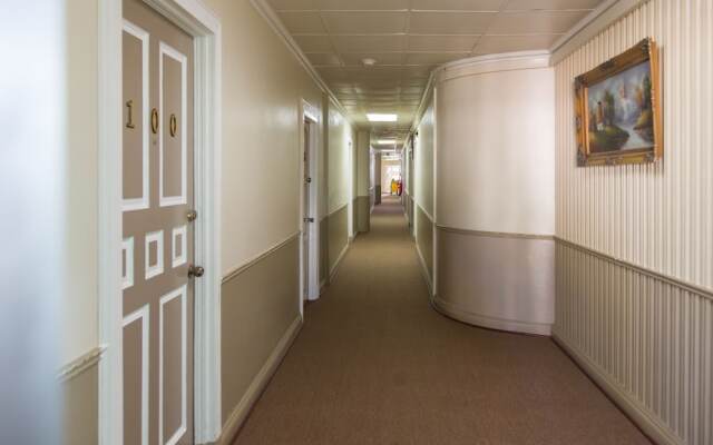 Regency Suites Hotel