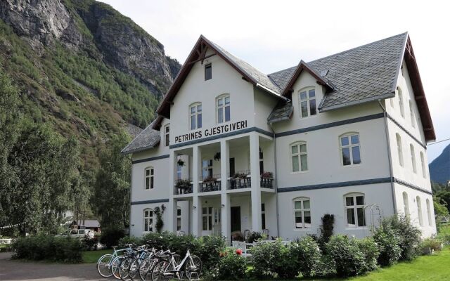 Petrines Guesthouse