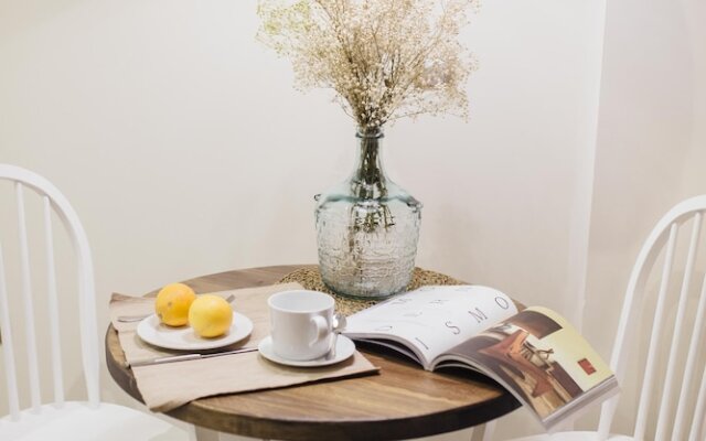 One&Lux Byron Suites