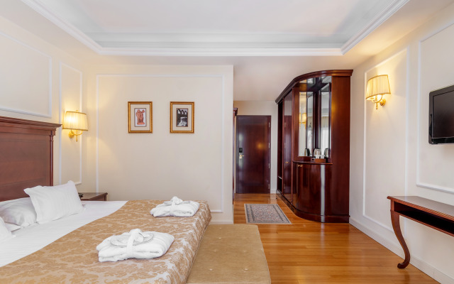 Hotel President Solin