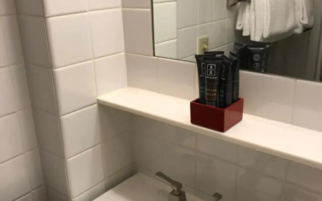 Touchstone Hotel - City Center