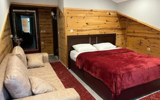Yedigoller Hotel & Restaurant