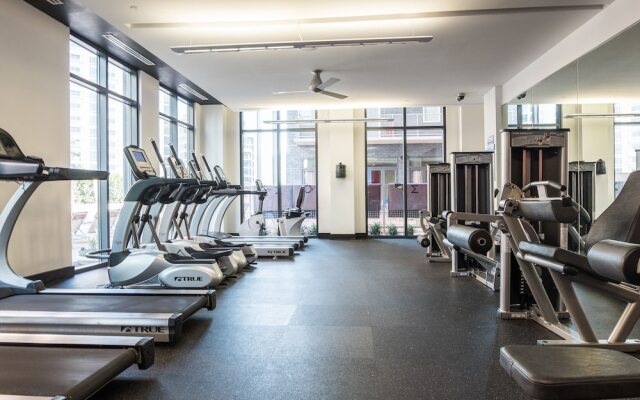 Uptown Downtown City View 1 BR Apt by Frontdesk