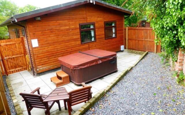 Bluebell Lodge 7 with Hot Tub