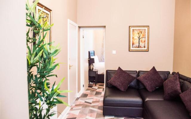 Montgomery Apartments - Crighton