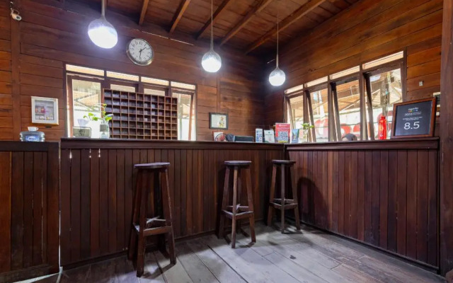 RedDoorz Resort @ Taman Wisata Mangrove